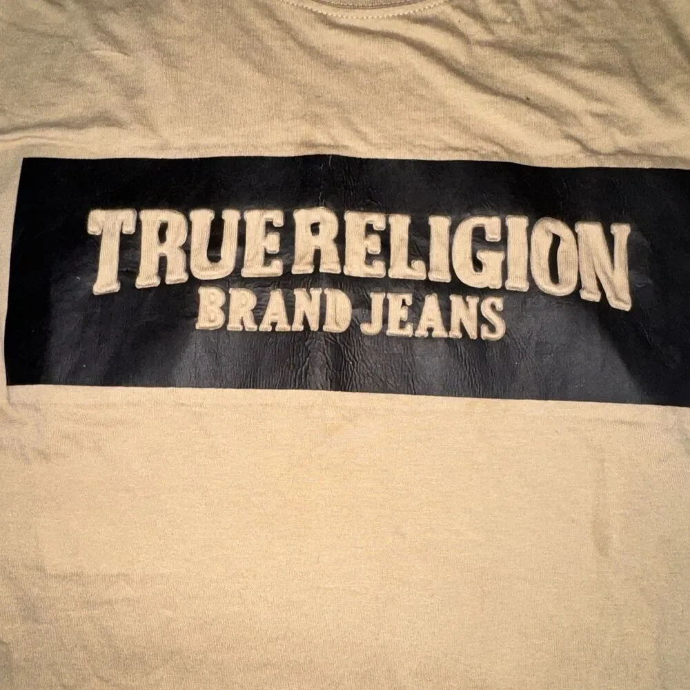True Religion Brand Jeans Embossed Box Arch SS Tee T-Shirt Beige Mens M